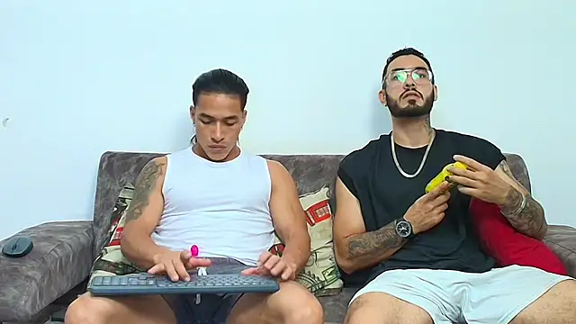 thebadboys05 online show from July 1, 3:19 am