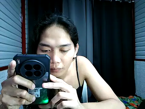 xwildflowerx online show from December 3, 5:33 pm