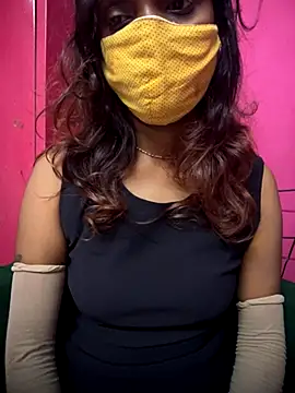 Snapshot of Queen-dhivya chatting on November 15, 2:20 am Queen-dhivya online show from November 15, 2:20 am