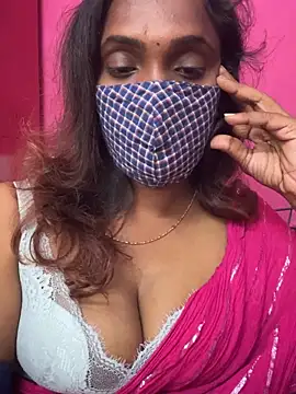 Snapshot of Queen-dhivya chatting on November 26, 6:25 am Queen-dhivya online show from November 26, 6:25 am