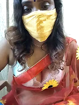 Snapshot of Queen-dhivya chatting on December 3, 1:20 pm Queen-dhivya online show from December 3, 1:20 pm