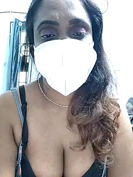 Snapshot of Queen-dhivya chatting on December 17, 10:21 am Queen-dhivya online show from December 17, 10:21 am