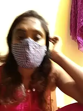 Snapshot of Queen-dhivya chatting on December 18, 12:44 pm Queen-dhivya online show from December 18, 12:44 pm