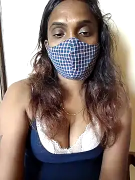 Snapshot of Queen-dhivya chatting on December 20, 7:26 am Queen-dhivya online show from December 20, 7:26 am