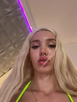 Snapshot of Lana-Grey chatting on June 27, 10:15 pm Lana-Grey online show from June 27, 10:15 pm