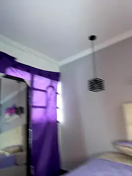 Maddifox  online show from November 15, 9:00 pm