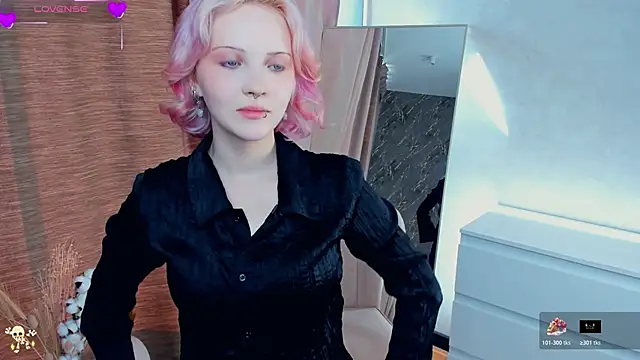 Snapshot of LorenzaGrill chatting on November 3, 6:58 am LorenzaGrill online show from November 3, 6:58 am