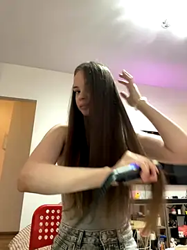 Snapshot of KristiRich chatting on November 10, 7:18 am KristiRich online show from November 10, 7:18 am