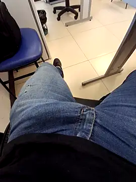 Snapshot of Kasadosfd chatting on February 12, 4:13 pm Kasadosfd online show from February 12, 4:13 pm