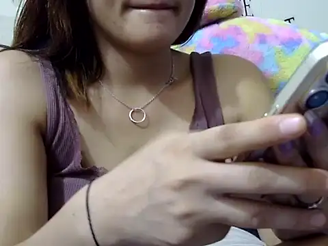 Snapshot of maira_33 chatting on May 13, 9:28 am maira 33 online show from May 13, 9:28 am