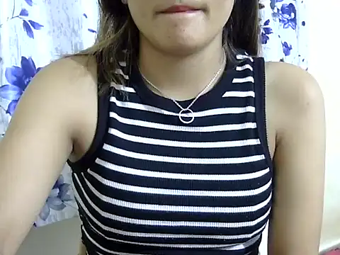 Snapshot of maira_33 chatting on June 16, 3:58 pm maira 33 online show from June 16, 3:58 pm