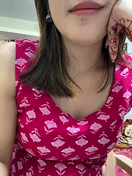 Snapshot of maira_33 chatting on July 22, 7:33 am maira 33 online show from July 22, 7:33 am