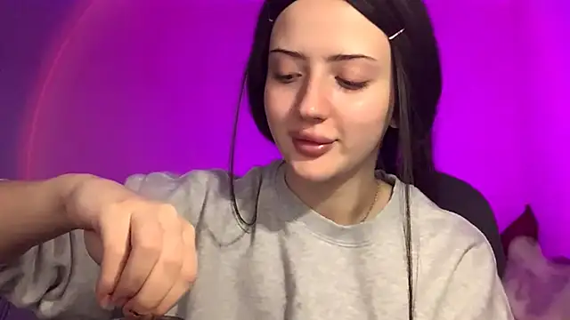 Snapshot of RuthGarner chatting on November 2, 1:24 pm RuthGarner online show from November 2, 1:24 pm