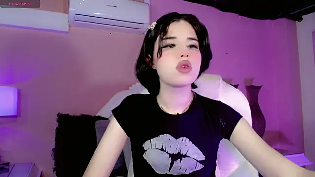 ClaudiaSophia online show from November 18, 11:25 am