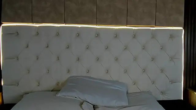 Snapshot of Camiila_rosse chatting on December 3, 7:23 pm Camiila rosse online show from December 3, 7:23 pm