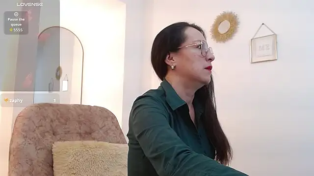 Lauryn Jones online show from March 14, 4:12 pm