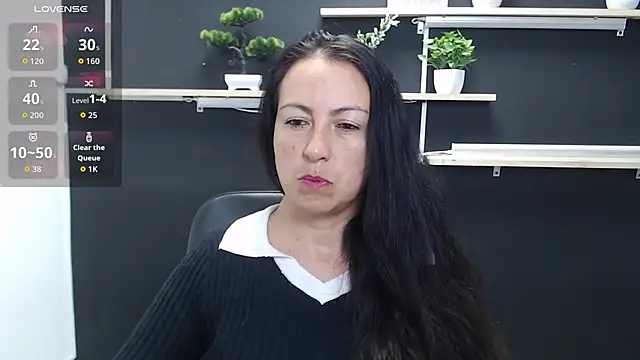 Lauryn Jones online show from May 6, 4:56 pm