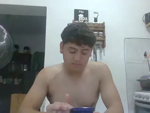 Snapshot of Myboy0020 chatting on December 21, 5:42 pm Myboy0020 online show from December 21, 5:42 pm