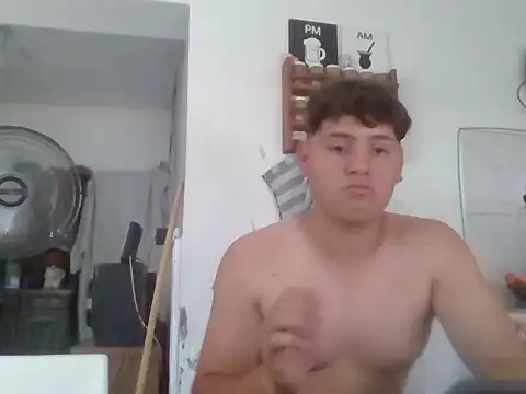 Snapshot of Myboy0020 chatting on January 12, 2:44 pm Myboy0020 online show from January 12, 2:44 pm