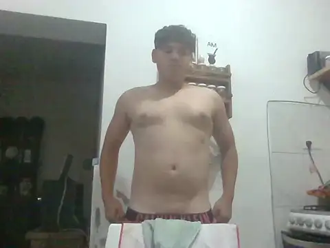 Snapshot of Myboy0020 chatting on February 4, 6:25 pm Myboy0020 online show from February 4, 6:25 pm