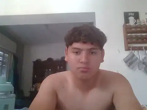 Snapshot of Myboy0020 chatting on February 13, 5:20 pm Myboy0020 online show from February 13, 5:20 pm