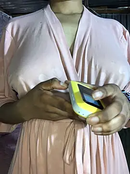 Snapshot of mcdeeXo chatting on November 6, 8:26 am mcdeeXo online show from November 6, 8:26 am