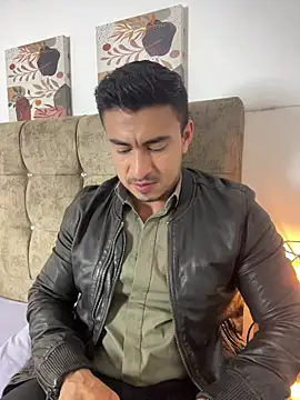 Chris Clarck online show from November 18, 7:29 pm