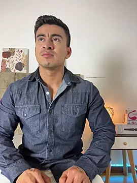 Snapshot of Chris_Clarck chatting on December 2, 7:53 pm Chris Clarck online show from December 2, 7:53 pm