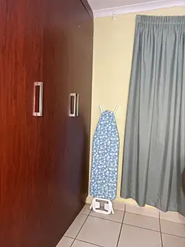 Snapshot of MiyaXo2 chatting on December 14, 12:38 am MiyaXo2 online show from December 14, 12:38 am