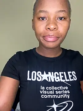 Snapshot of MiyaXo2 chatting on December 16, 12:59 am MiyaXo2 online show from December 16, 12:59 am