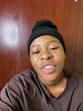 Snapshot of MiyaXo2 chatting on February 1, 12:20 am MiyaXo2 online show from February 1, 12:20 am