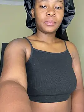 Snapshot of MiyaXo2 chatting on February 2, 12:42 am MiyaXo2 online show from February 2, 12:42 am