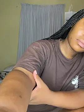 Snapshot of MiyaXo2 chatting on February 22, 9:24 pm MiyaXo2 online show from February 22, 9:24 pm