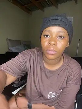 Snapshot of MiyaXo2 chatting on March 25, 7:42 pm MiyaXo2 online show from March 25, 7:42 pm