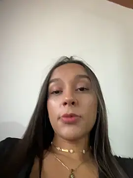 Brunettecollins05 online show from May 16, 9:24 pm