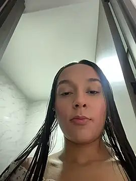 Brunettecollins05 online show from July 18, 9:29 pm