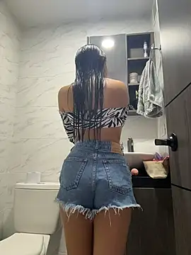Brunettecollins05 online show from July 28, 8:34 pm