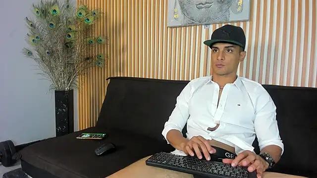 Snapshot of blaze_phoenix chatting on November 7, 3:50 am blaze phoenix online show from November 7, 3:50 am