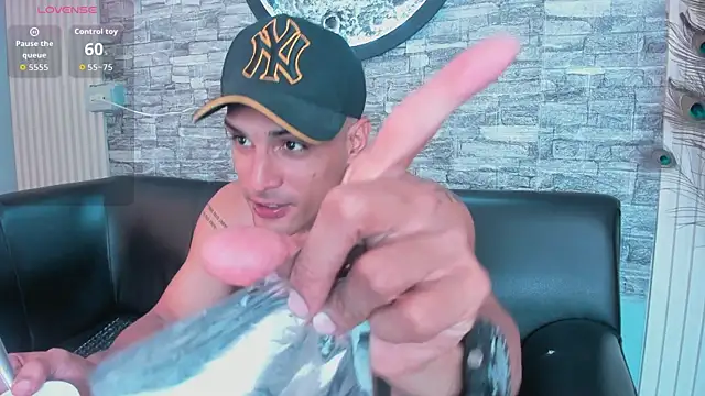 Snapshot of blaze_phoenix chatting on November 16, 3:45 am blaze phoenix online show from November 16, 3:45 am