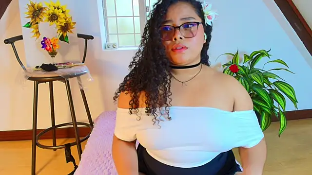 alanaa gomezz online show from July 13, 6:33 pm
