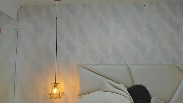 Snapshot of laurettedela_rouse chatting on November 12, 10:37 am laurettedela rouse online show from November 12, 10:37 am