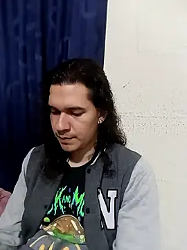 Snapshot of OnixAgata0 chatting on January 9, 3:53 am OnixAgata0 online show from January 9, 3:53 am