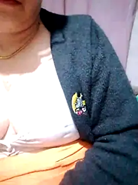 small-house123 online show from December 19, 8:16 pm