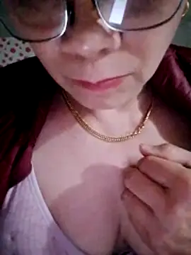 small-house123 online show from February 10, 1:48 pm