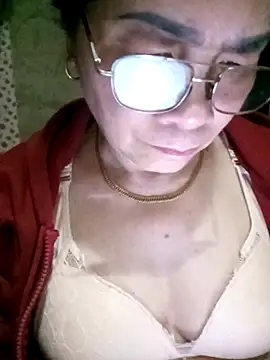 small-house123 online show from March 13, 9:54 pm