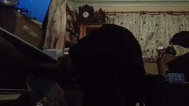 Snapshot of jigglethaypussi chatting on December 17, 7:03 am jigglethaypussi online show from December 17, 7:03 am