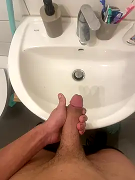 Snapshot of BigDickAmo chatting on November 21, 2:10 am BigDickAmo online show from November 21, 2:10 am