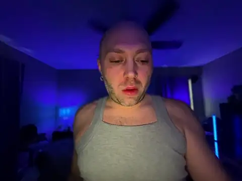 Snapshot of Antnjon chatting on December 21, 2:13 pm Antnjon online show from December 21, 2:13 pm