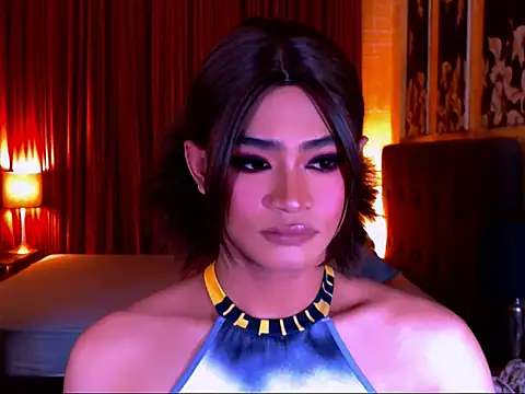 Snapshot of AthisaMooreTS chatting on December 3, 8:07 pm AthisaMooreTS online show from December 3, 8:07 pm