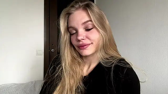 Snapshot of SweetAmelia69 chatting on November 23, 5:40 am SweetAmelia69 online show from November 23, 5:40 am